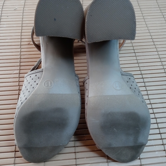 Universal Thread women's faux suede chunky block 4" heel ankle strap open toe sa - Picture 5 of 8